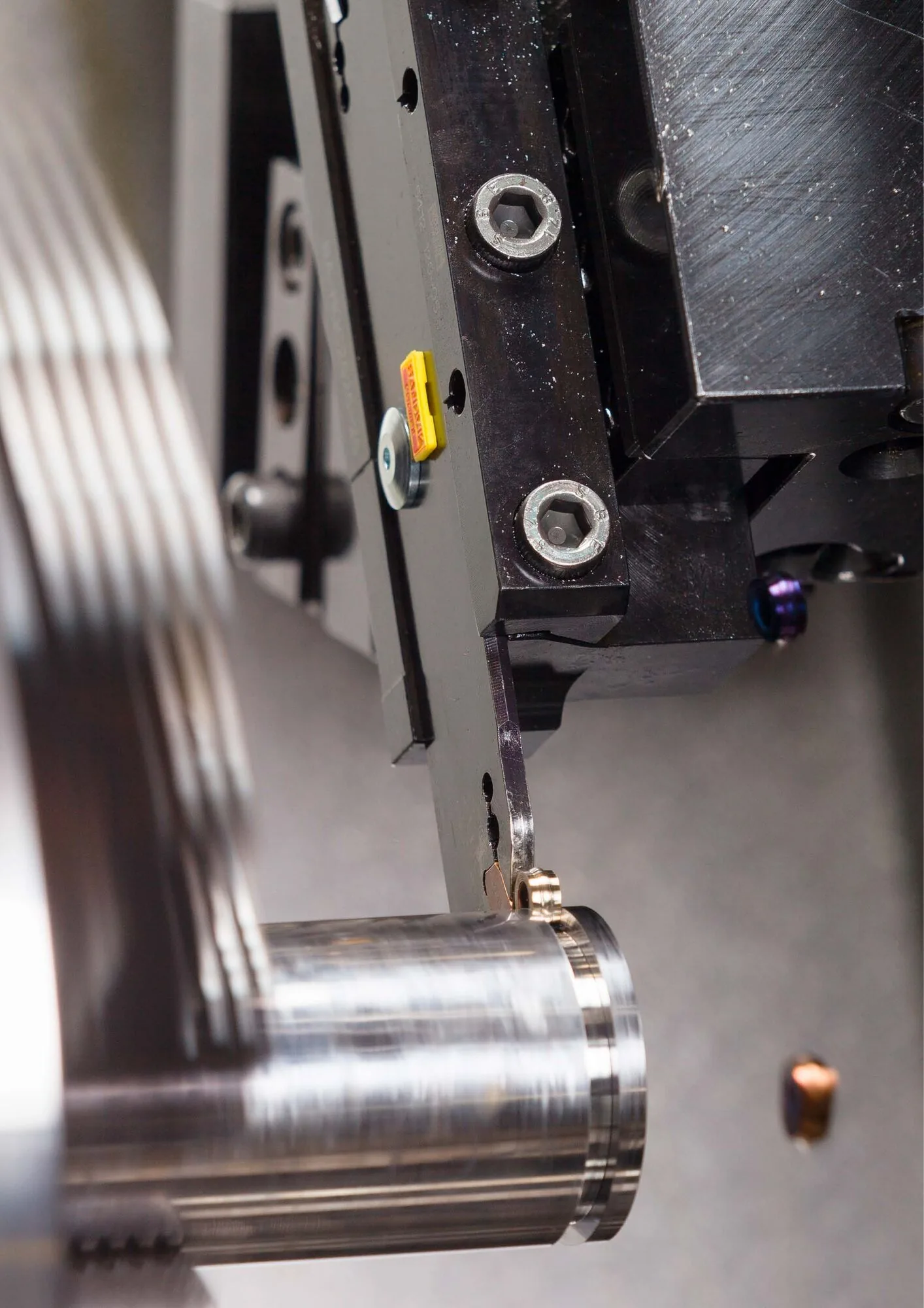 Как продлить срок службы фрезерных пластин при канавочной обработке